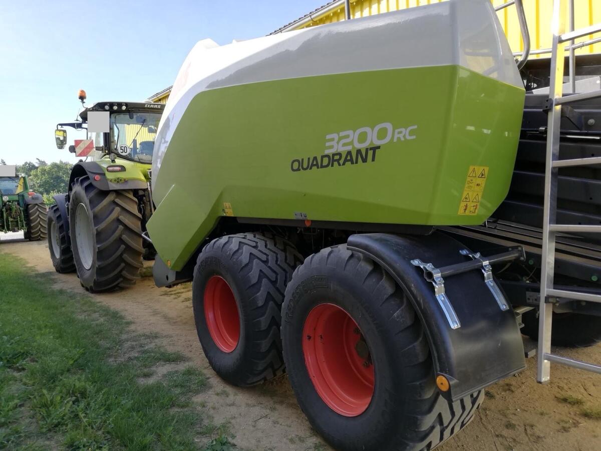 Claas Quadrant 3200 RC 3