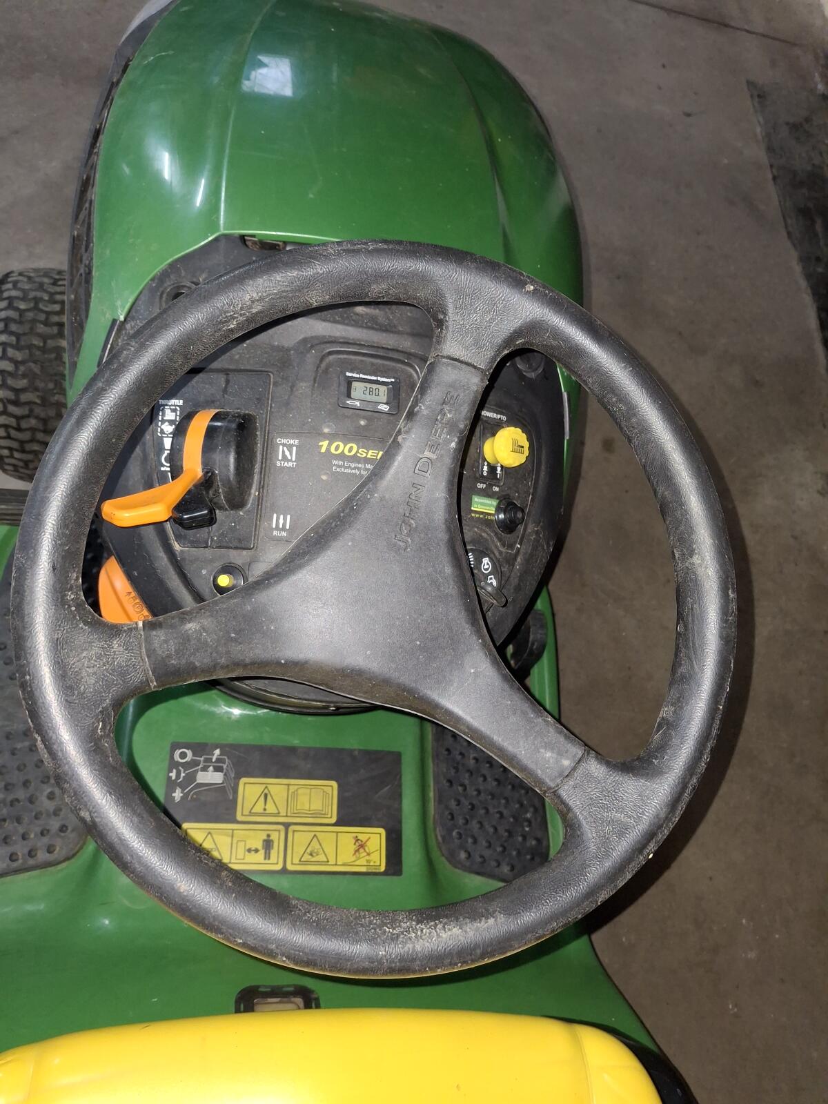 John Deere Rasenmähertraktor 2