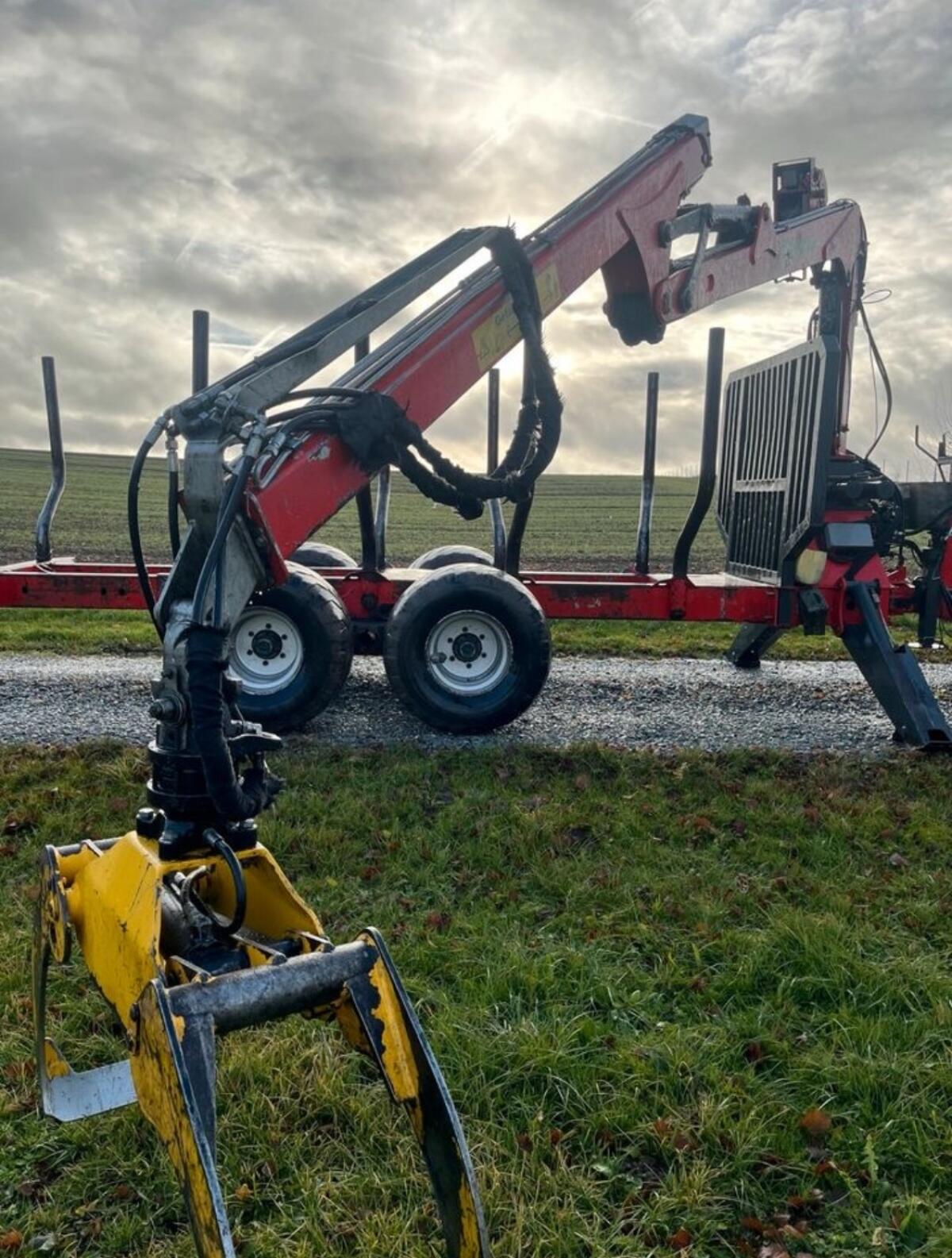 Perzl PK 5078 Forstanhänger mit Kran & 150er Greifer, Bj. 2015 2