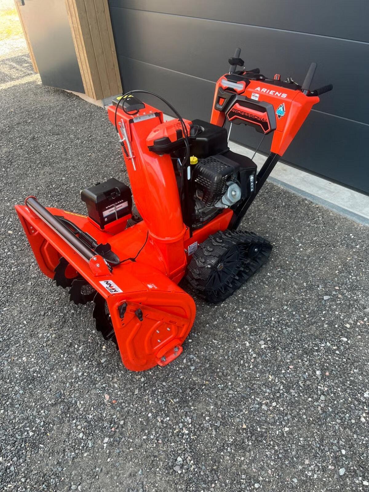 Ariens Kraken 32 RapidTrak EFI 3