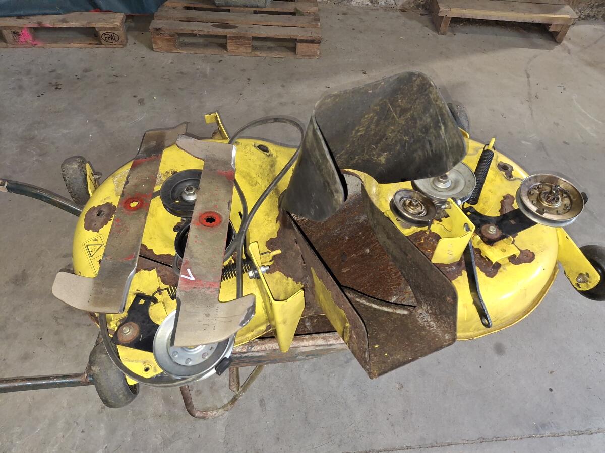 John Deere Rasenmähertraktor 3