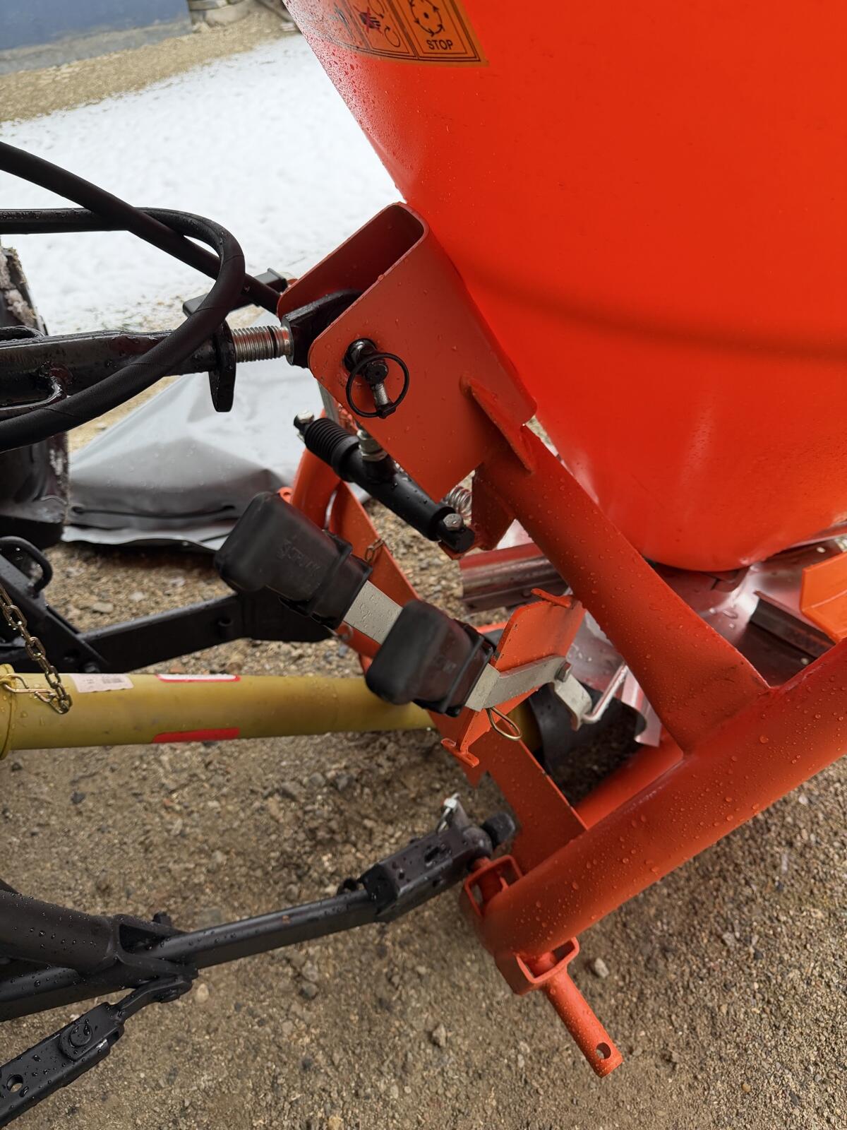 Salzstreuer 200 l mit hydr. Schieber 2