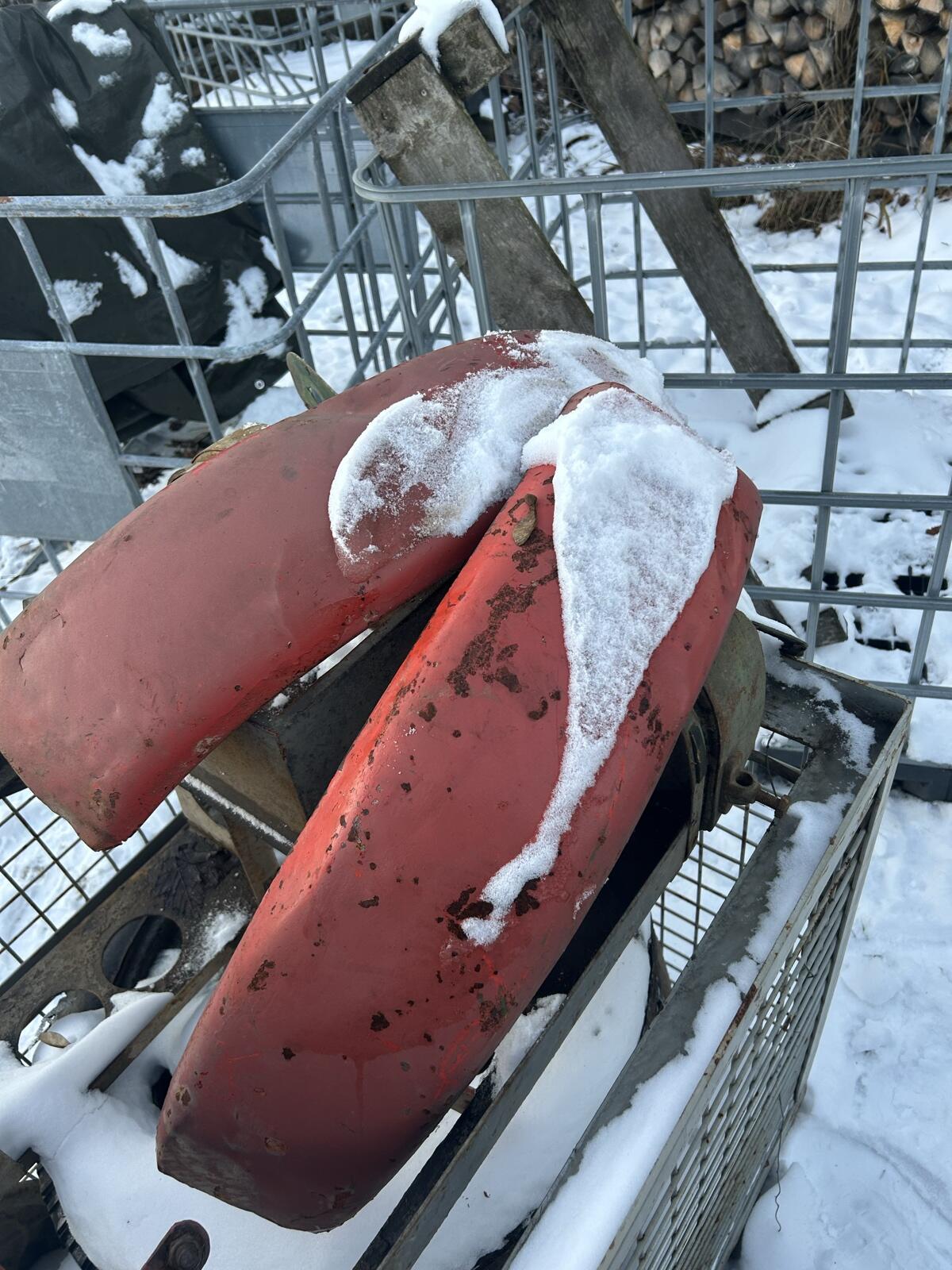 Kotflügel Steyr vorne 2