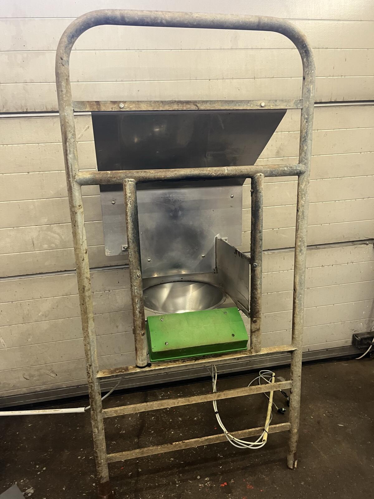 Verkaufe Kraftfutterstation 2