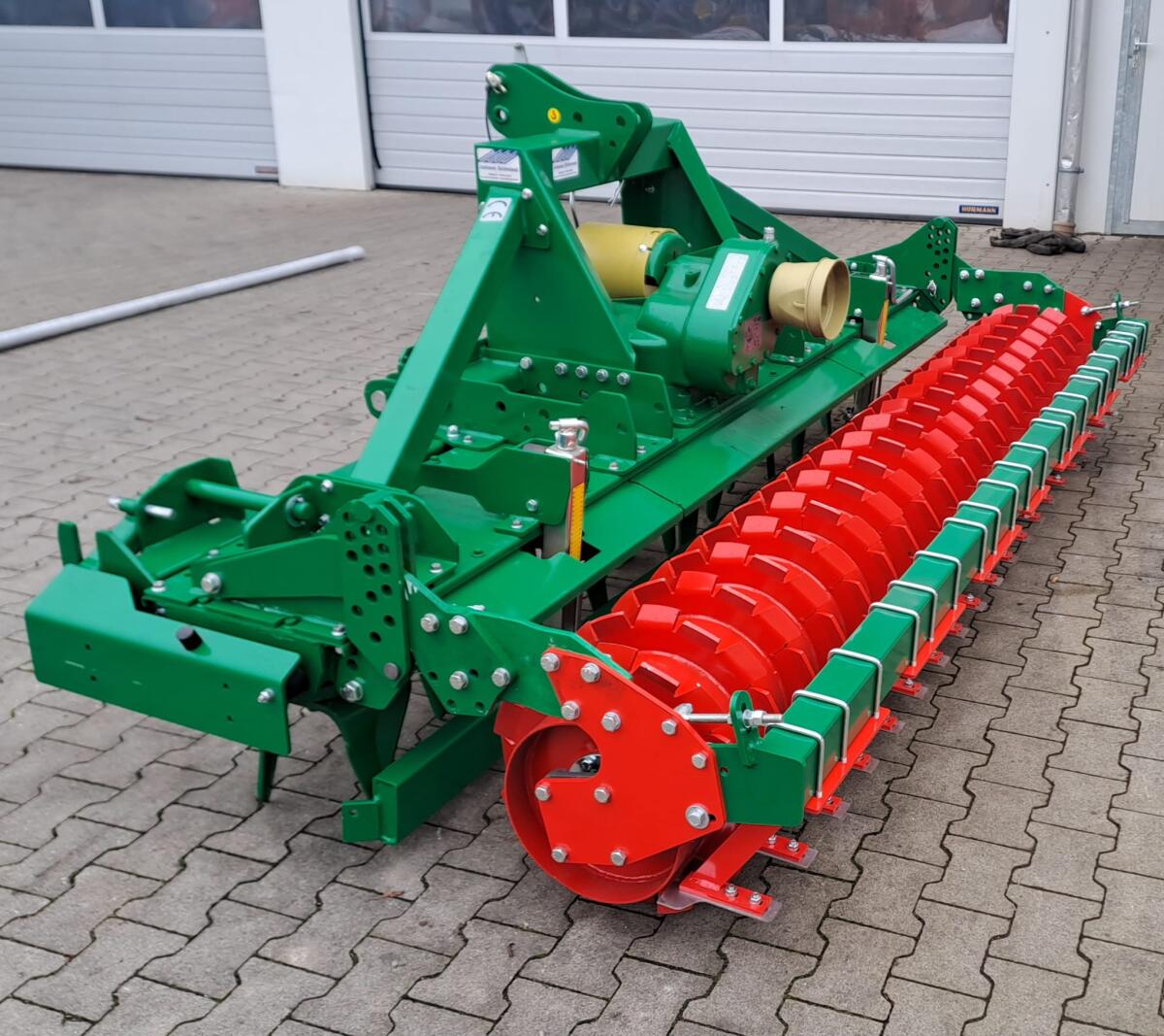 Regent Kreiselegge Orbit-M mit Krumenpackerwalze 2