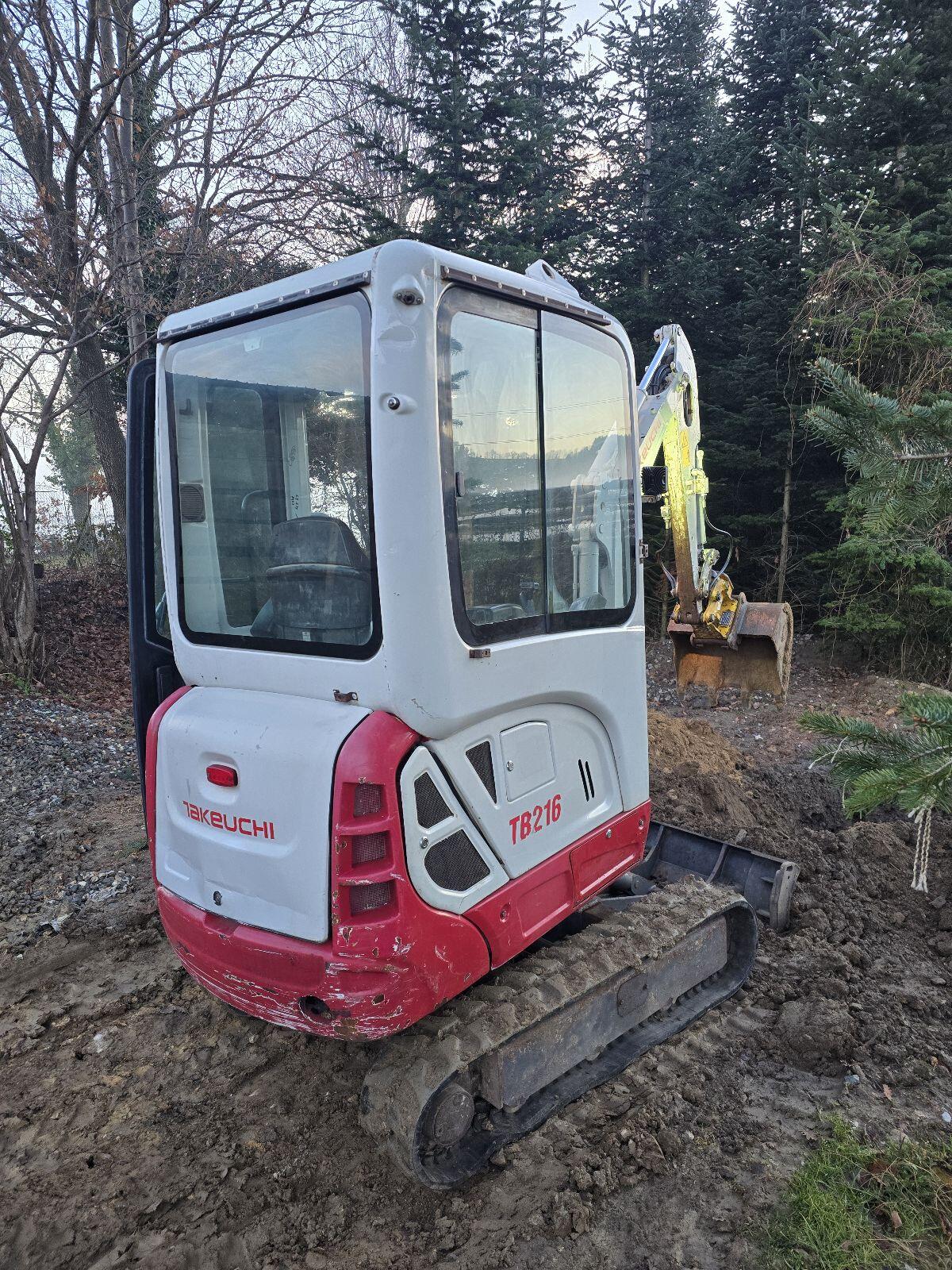 Takeuchi TB216 mit Powertilt 3