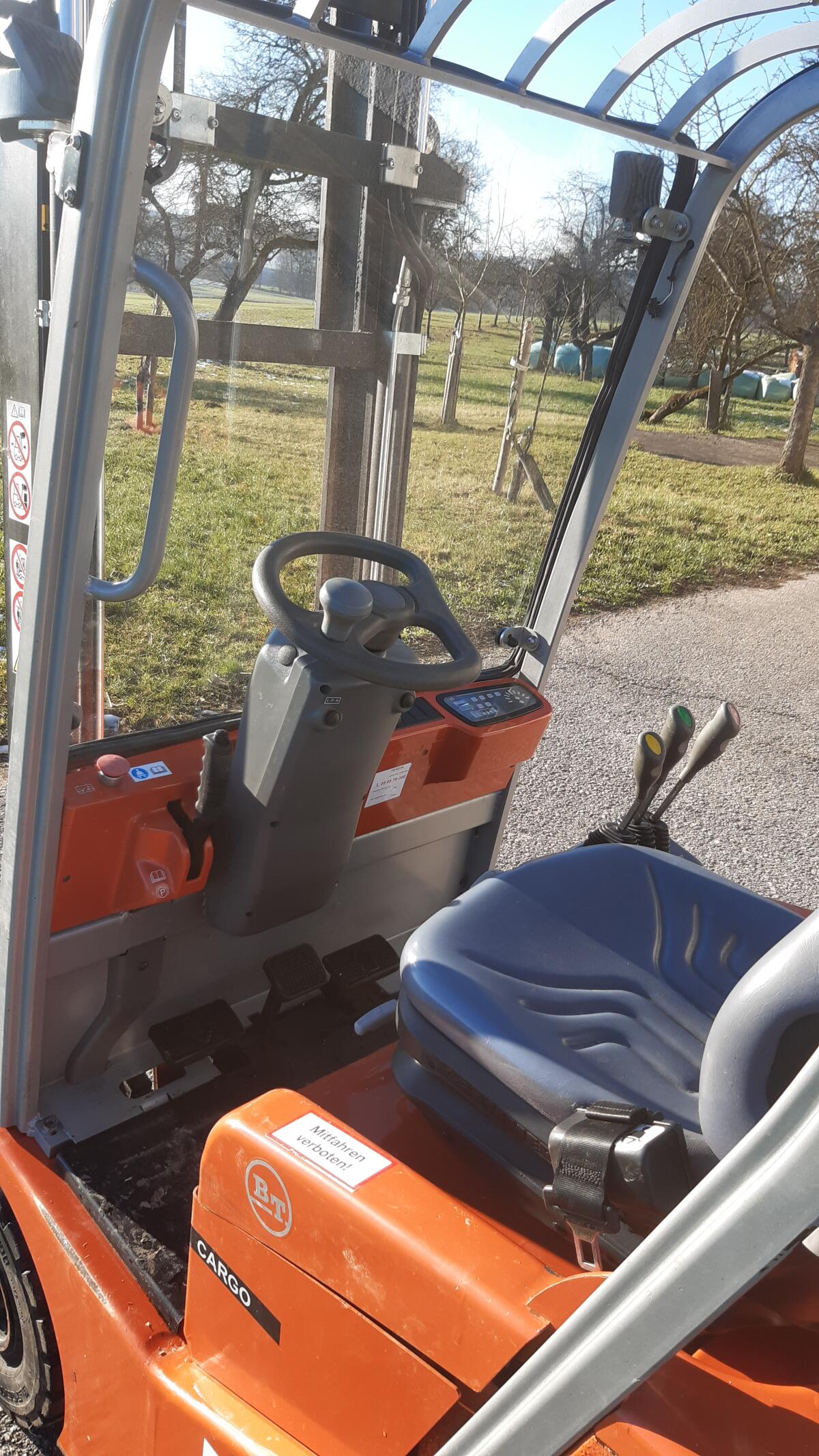 Elektro-Stapler BT nur 1.265 Bstd. 4,30 m Hubhöhe Bj. 2007 2