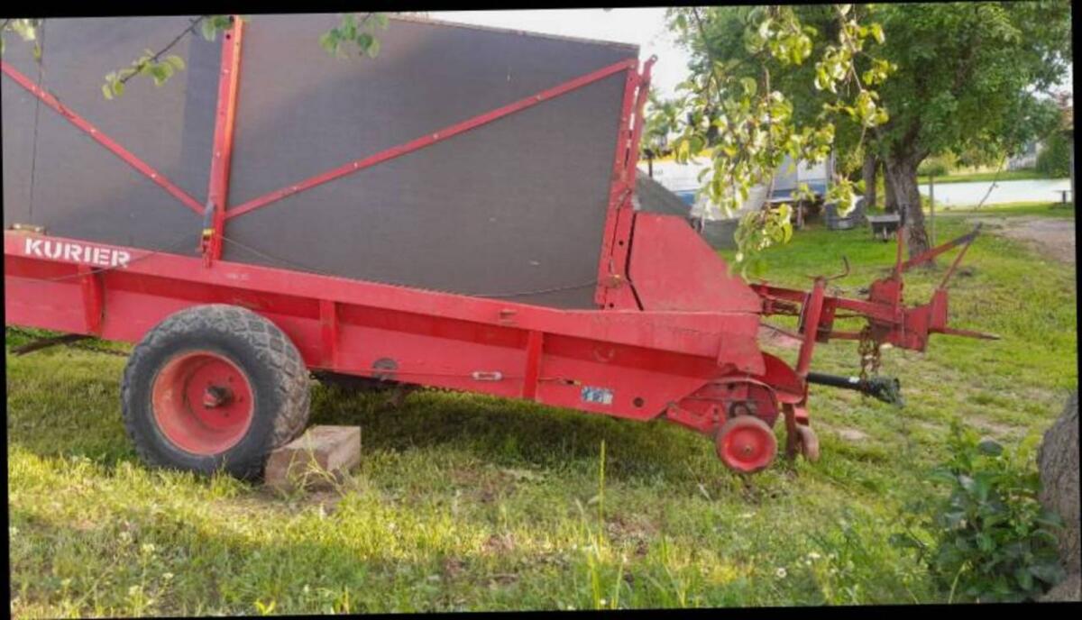 Pöttinger Kurier Ladewagen 2