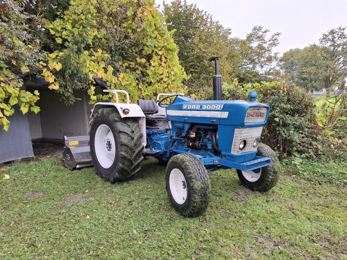Traktor Ford 2