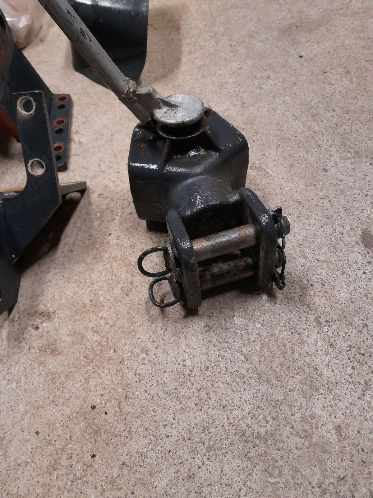 Anhängbock mit Zugmaul 3