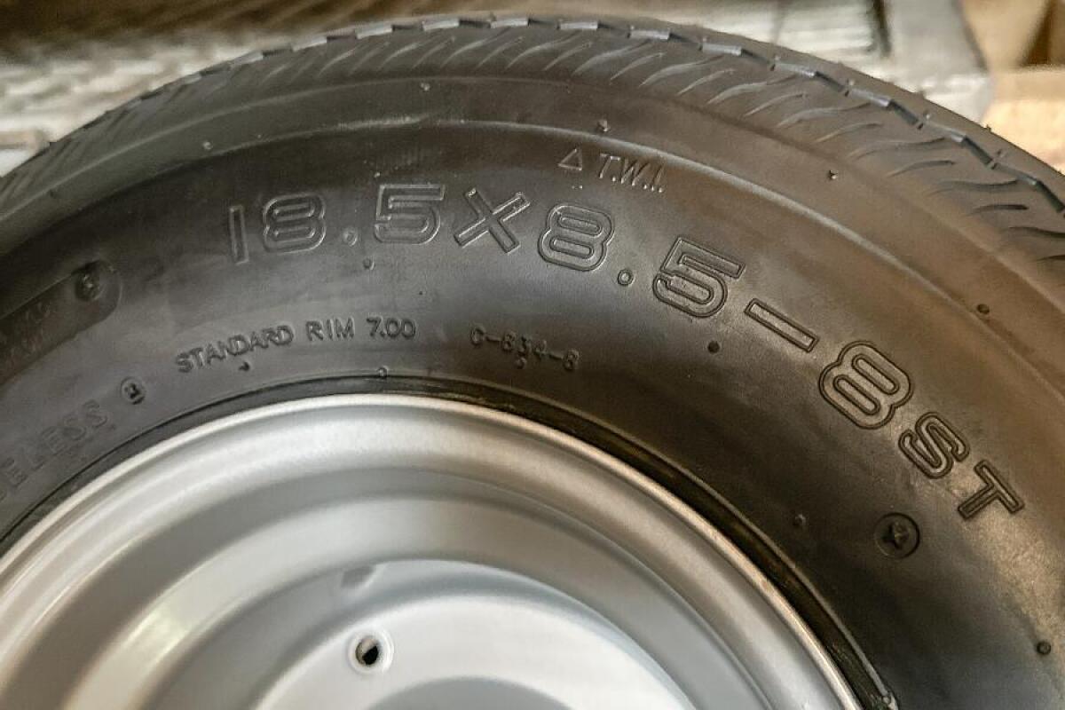 Kompletträder Trailermax 18.5X8.5-8 2