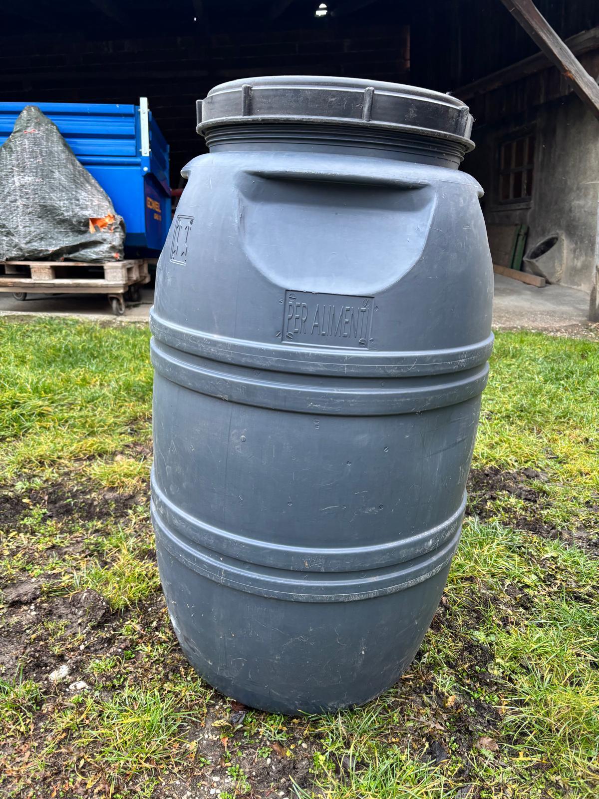 Kunststofffässer 200l 2