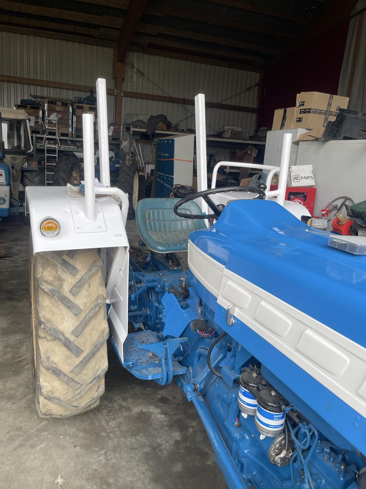 Ford 3000 Voll restauriert mit 52 PS Top Zustand 3