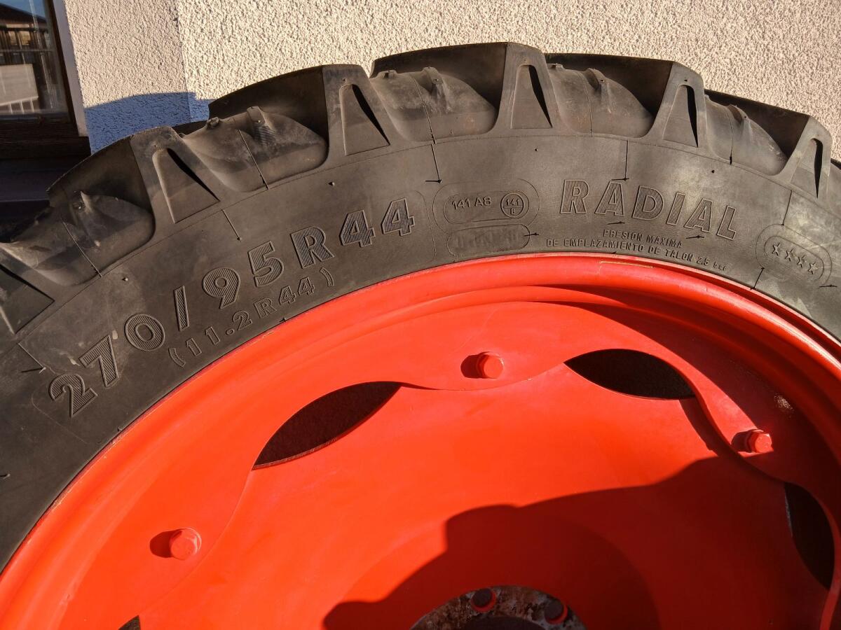 Pflegebereifung 200-300 Fendt usw. 3