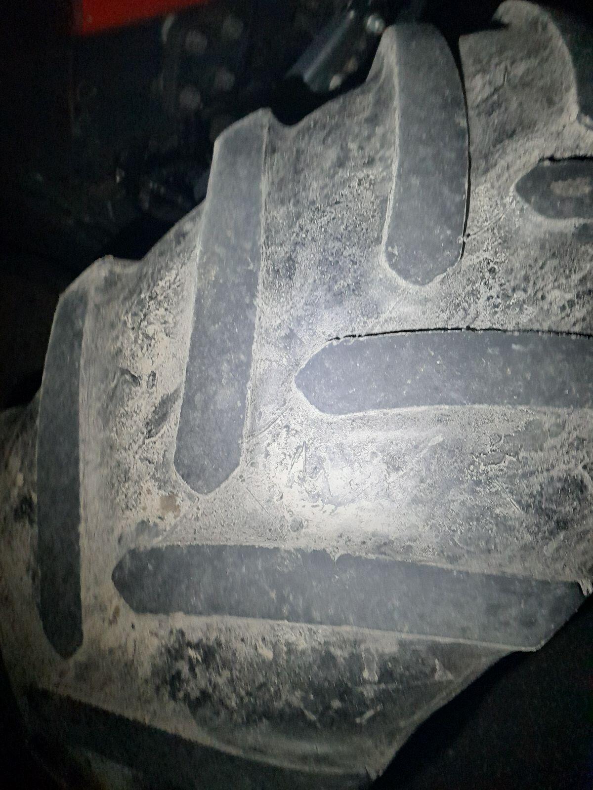 Verkaufe Reifen Michelin 480/65-R28 3