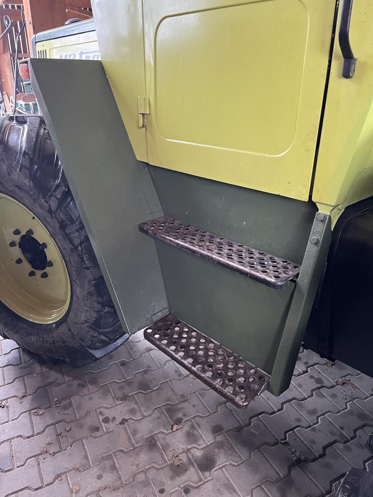 MB Trac 1000 Kotflügel samt Aufstieg 2