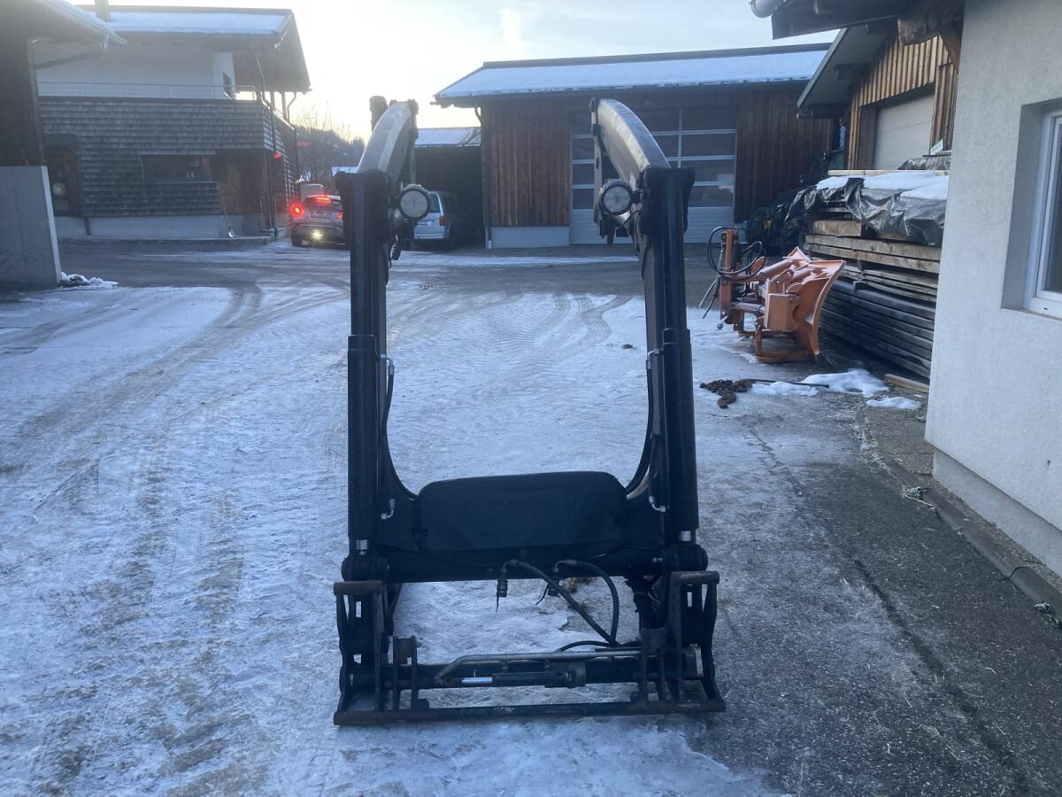 Frontlader Valtra Quicke 3