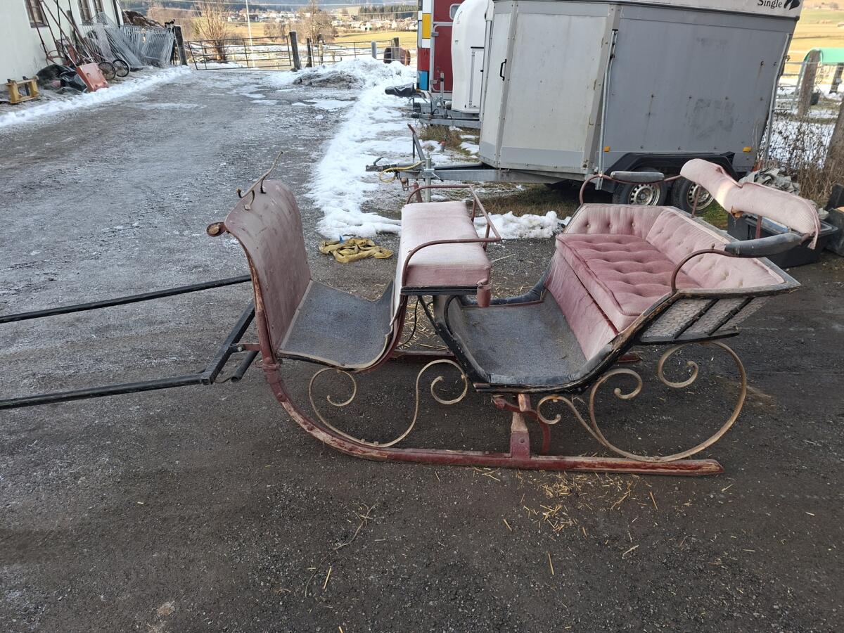 Alter Pferdeschlitten 2