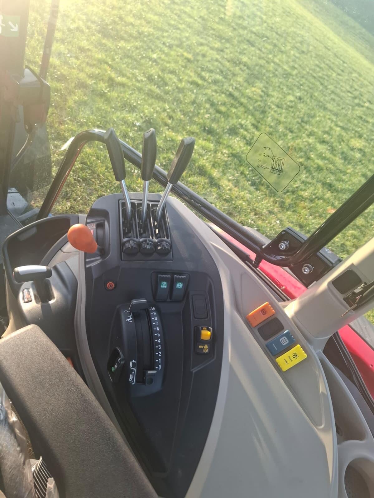 Massey Ferguson MF 5709 Traktor Schlepper 3