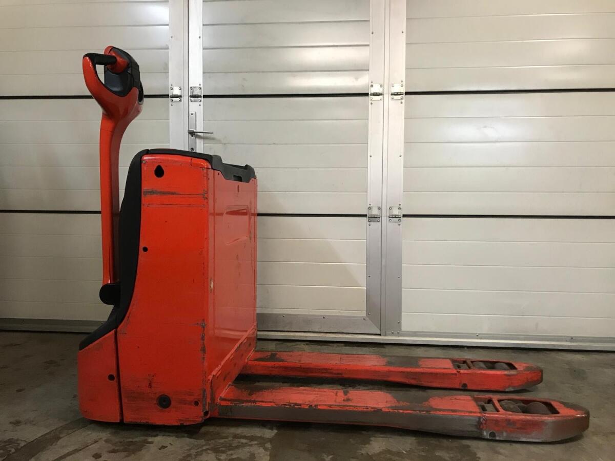 Linde T16 Hubwagen Ameise Stapler 2