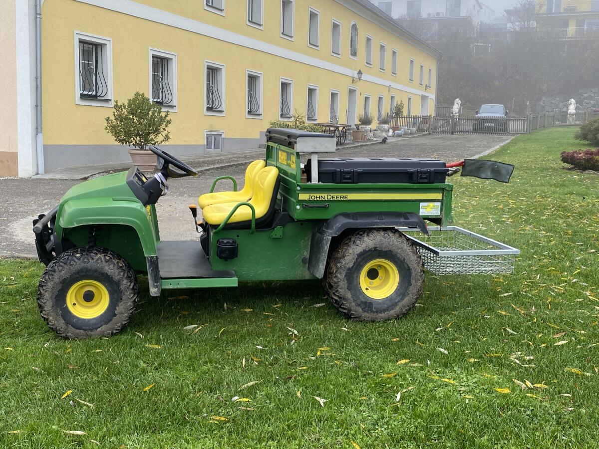 John Deere Gator TS4x2 2
