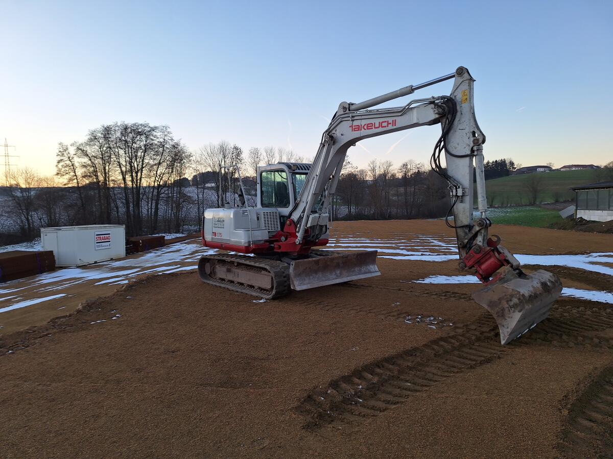 Takeuchi TB175 3