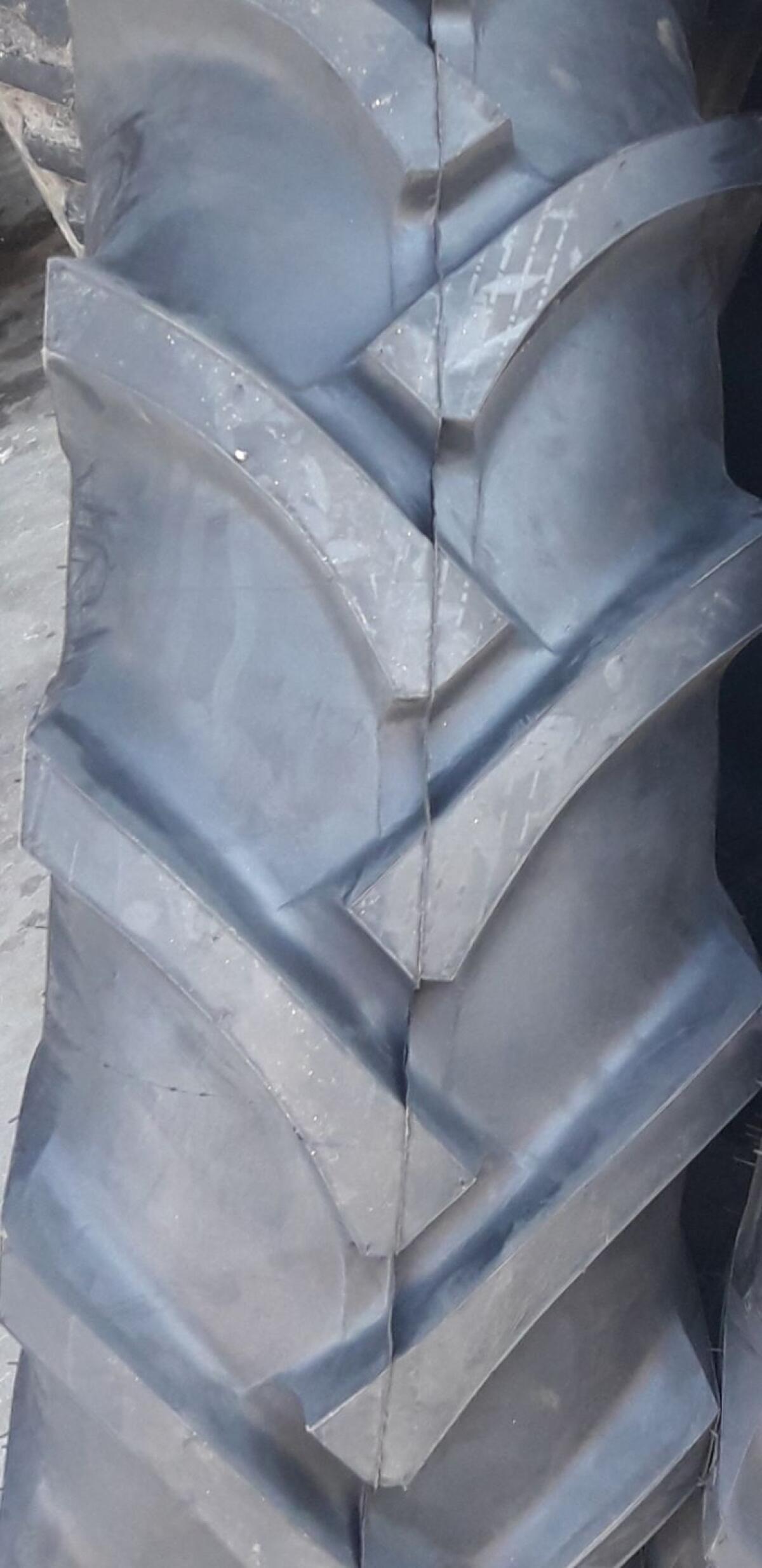 14.9-28 Traktorreifen neu 2