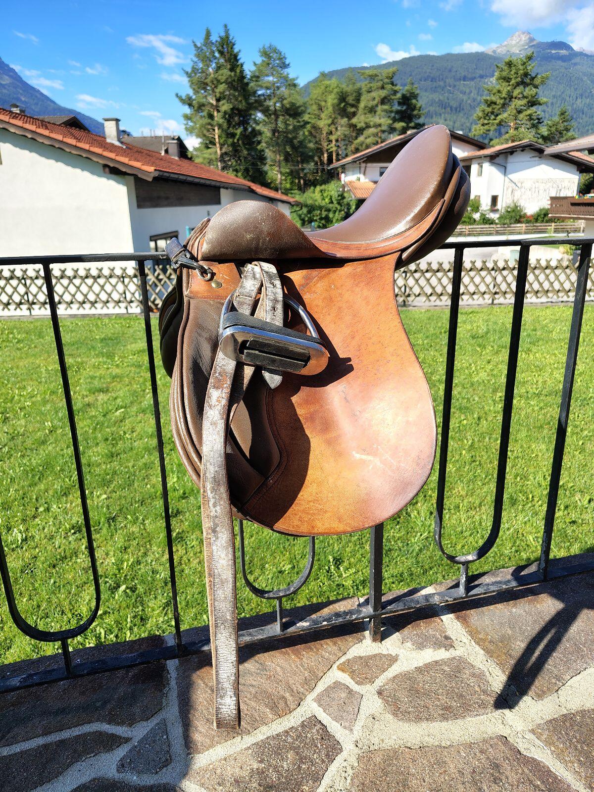 2 Stk. Reitsattel handgemacht 2