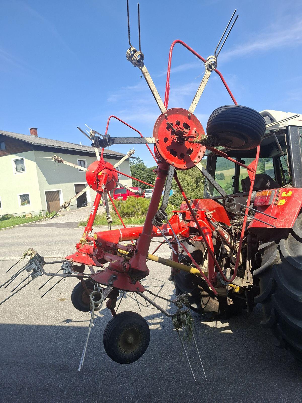 Pöttinger Kreiselheuer 3