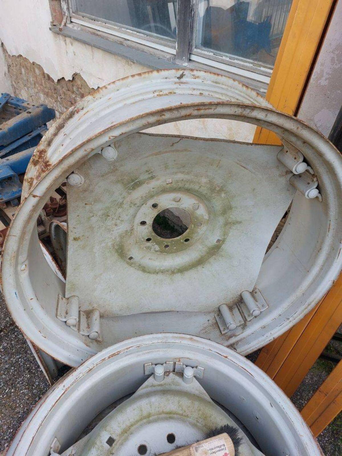 Felgen für Ford Traktor 30 Serie 10 2