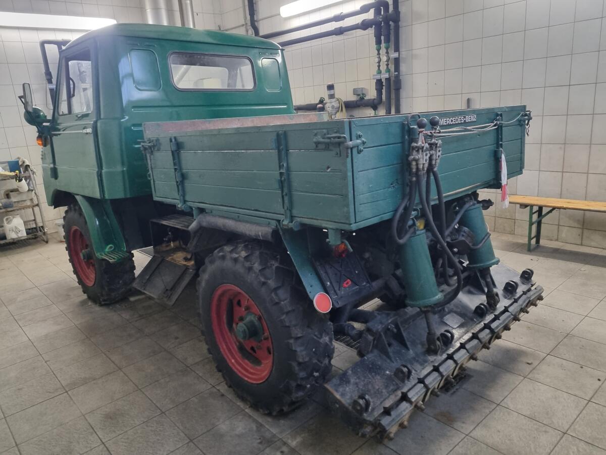Unimog Pullman 3