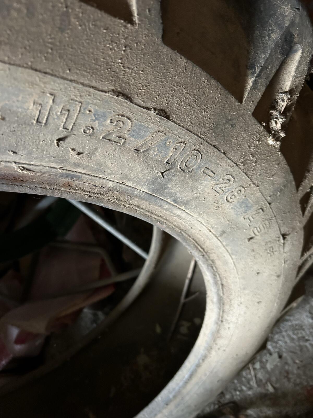 Alte Traktorreifen 2