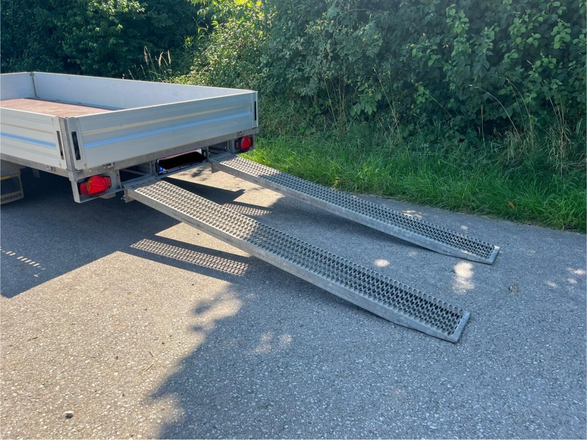 Humbaur Autoanhänger Multitransporter 3