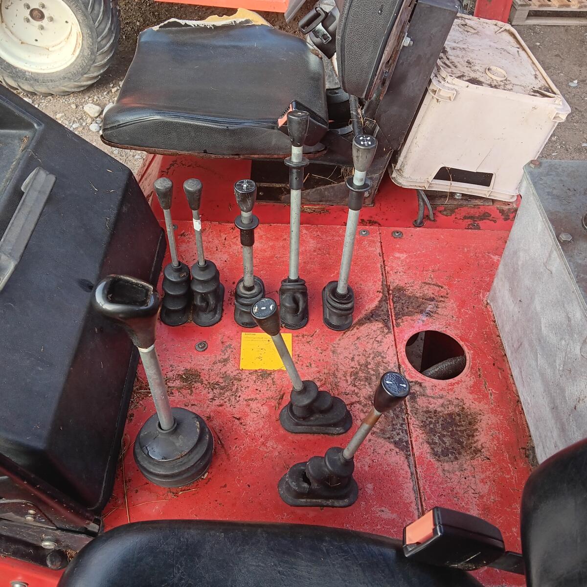 Aebi TP47S mit Ladegerät 2