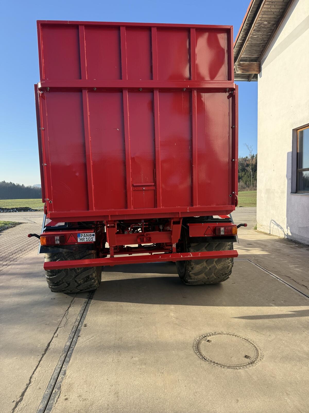 Krampe Muldenkipper 2