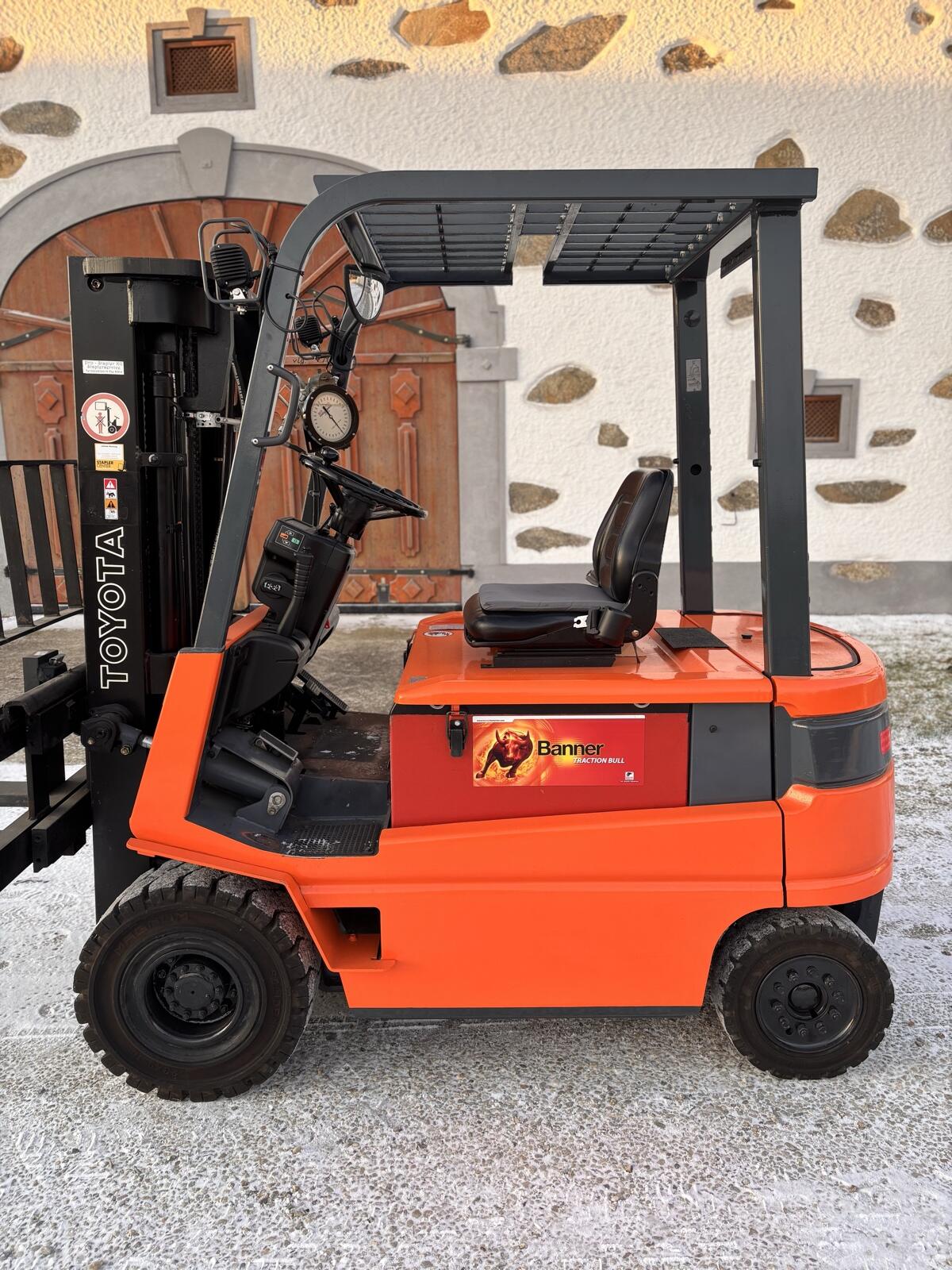 Gabelstapler Toyota FBM 25 2