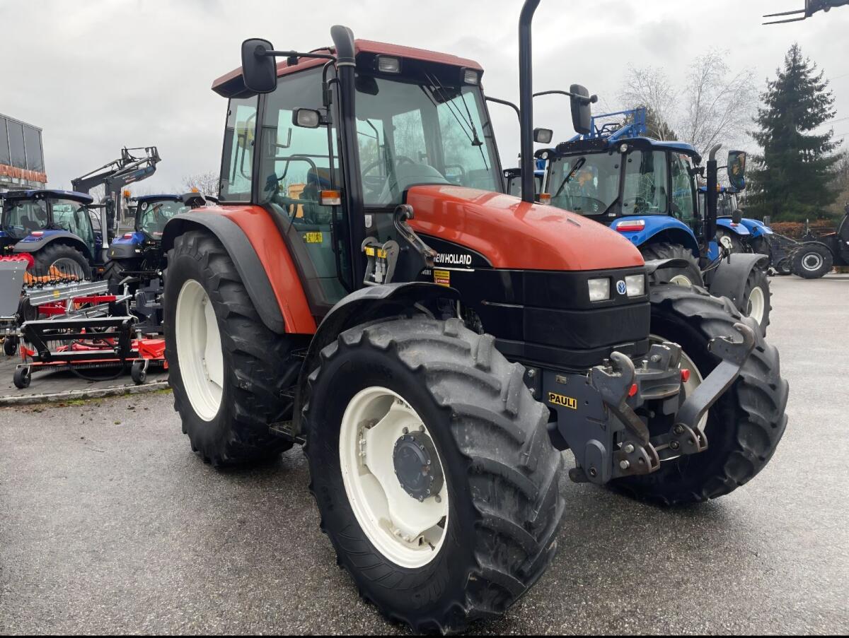 New Holland TS110 2