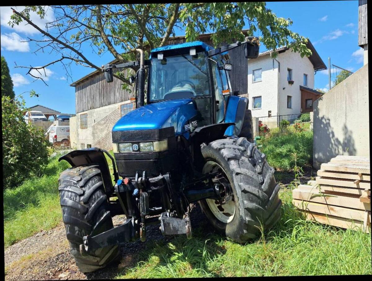 Traktor New Holland TM115 2