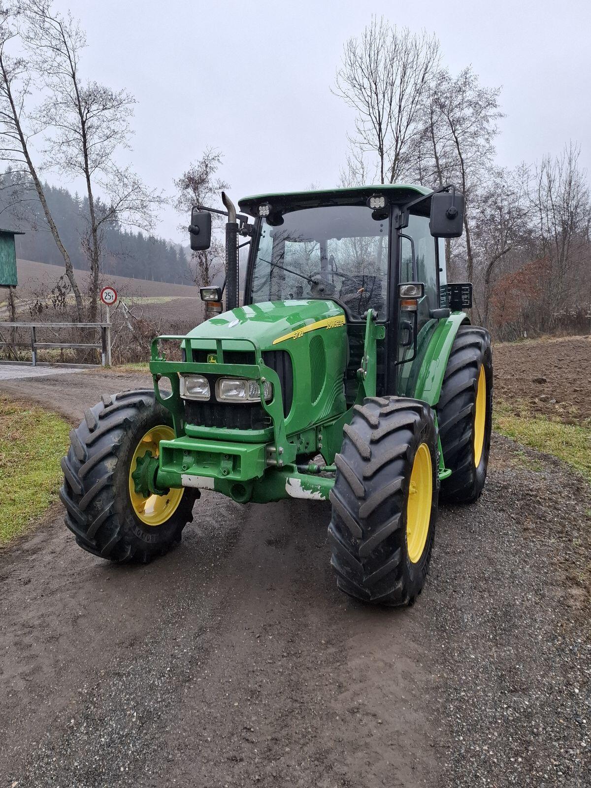 John Deere 5720 3