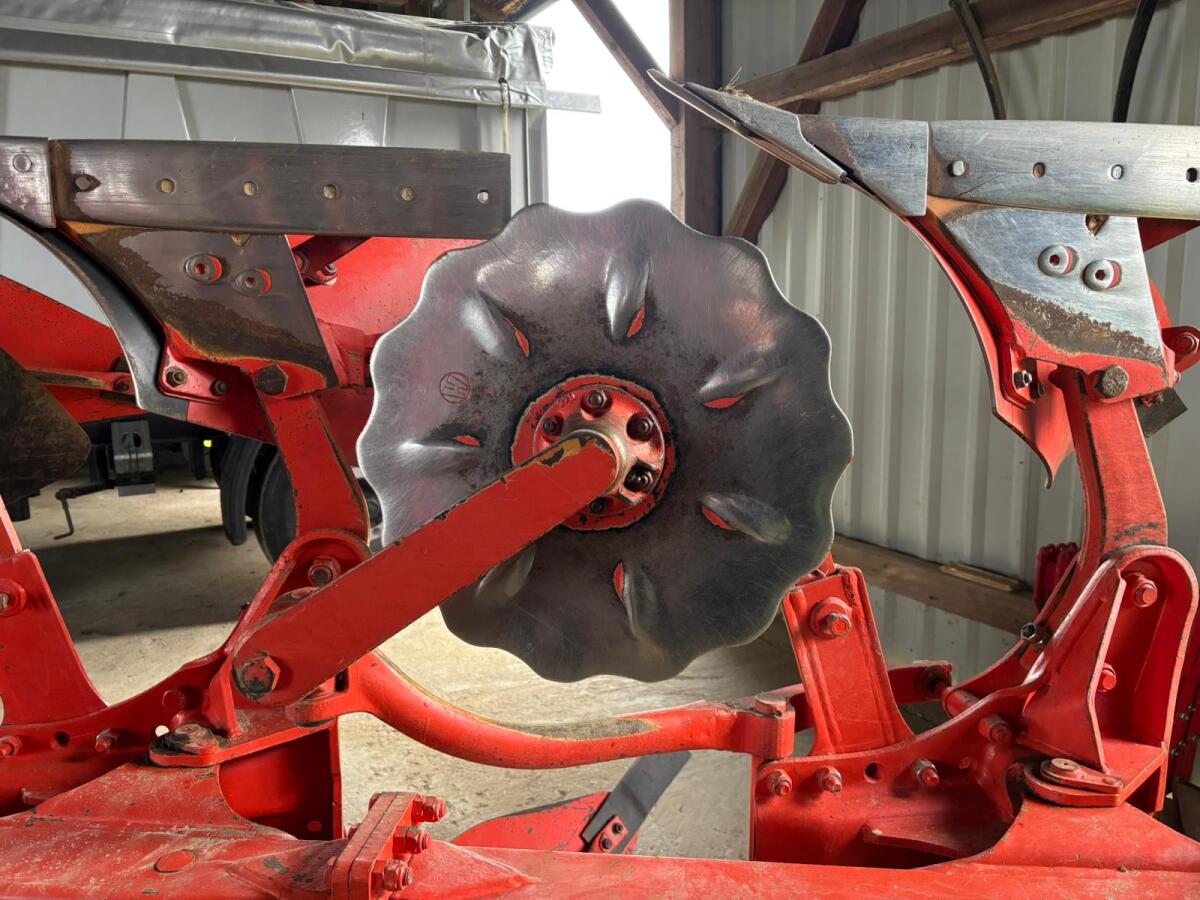 Kuhn Vari-Master 121 (5-Schar Pflug) 3