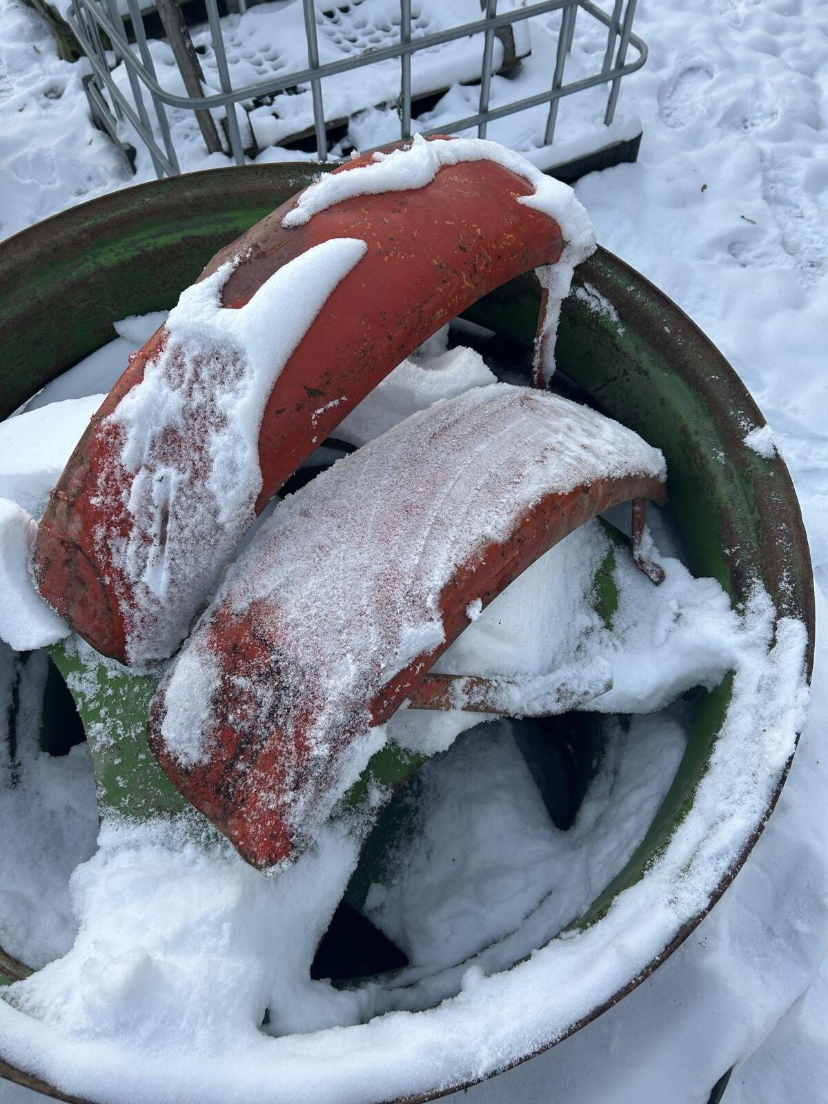 Kotflügel Steyr vorne 3