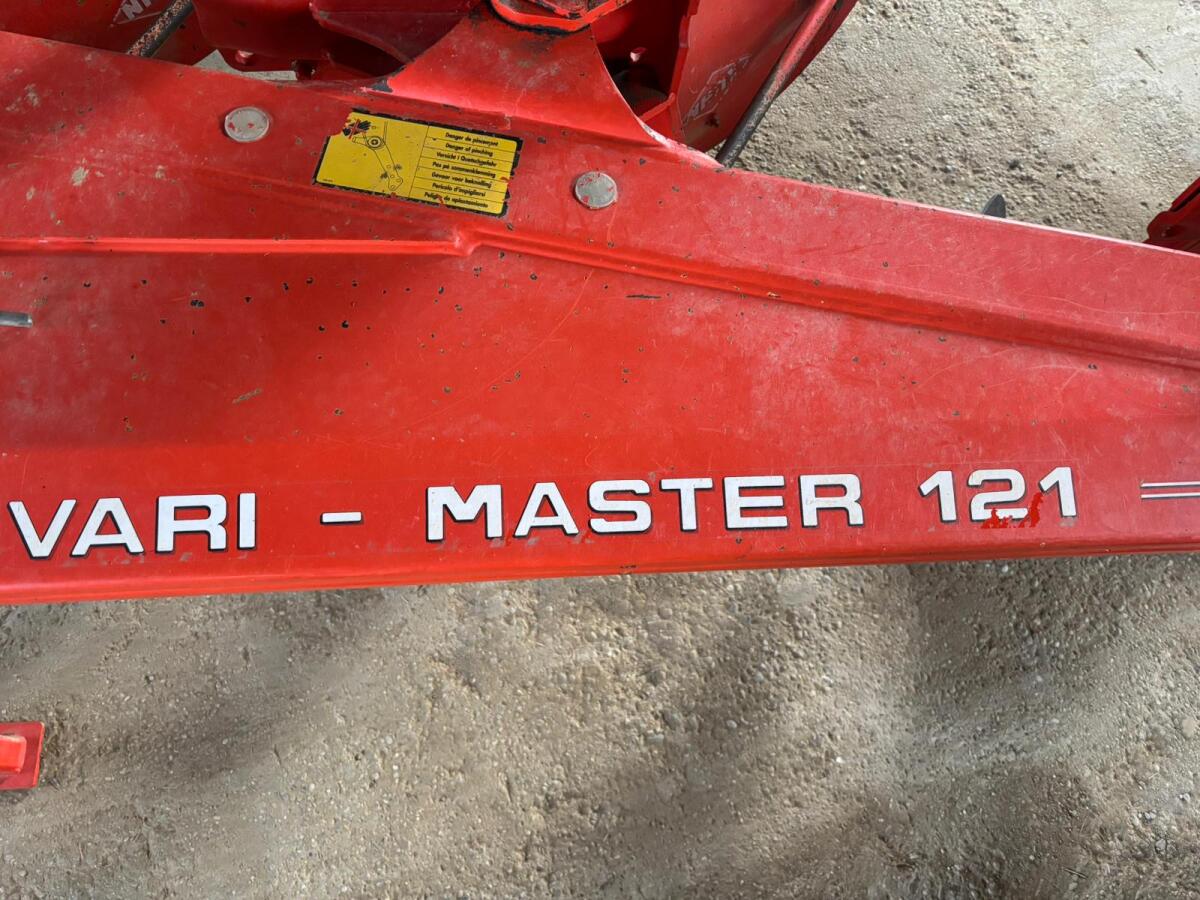 Kuhn Vari-Master 121 (5-Schar Pflug) 2