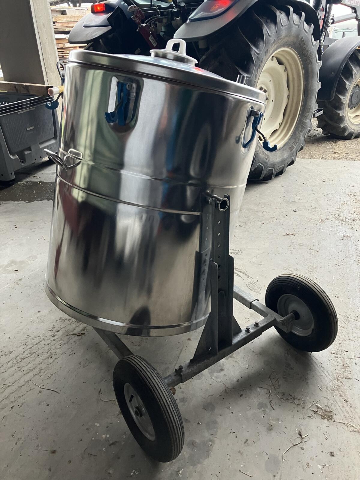 Verkaufe Milchtank mit Wagen 3