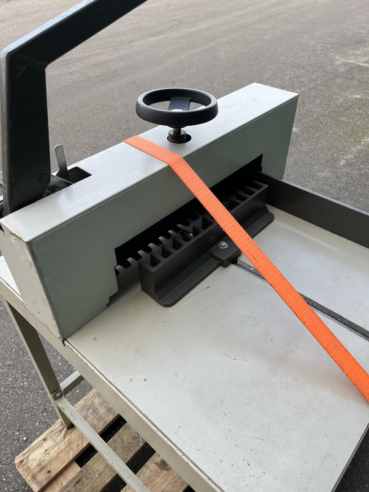 IDEAL 4700 Stapelschneider Papierschneider 2