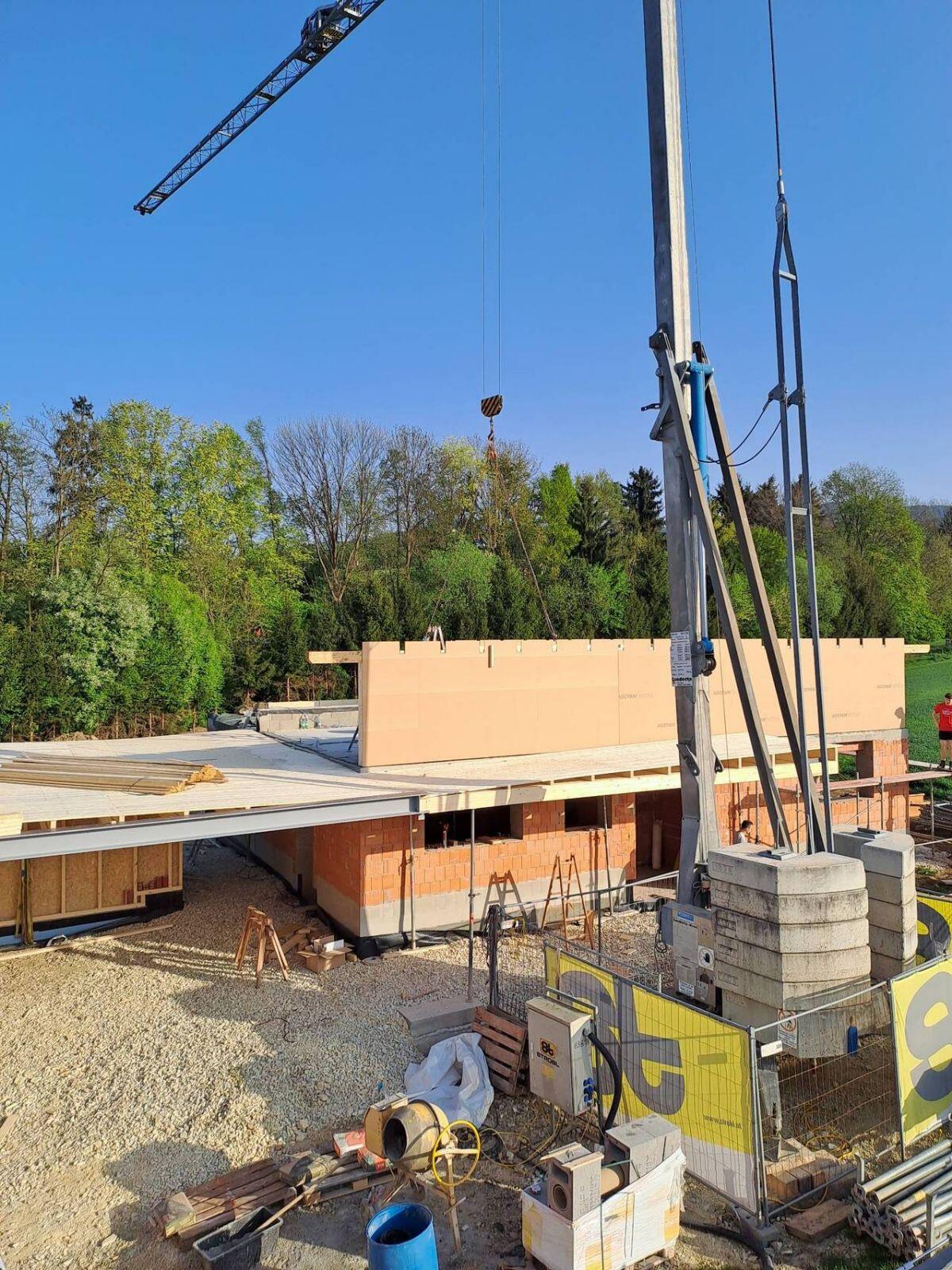 Baukran zu vermieten 2610 HD 2