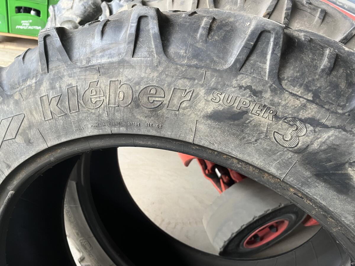 Kleber 270/95R32 3