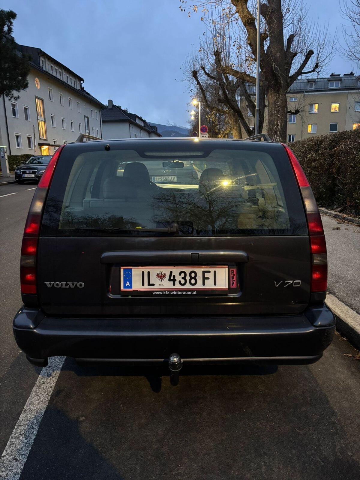 Volvo V70 3