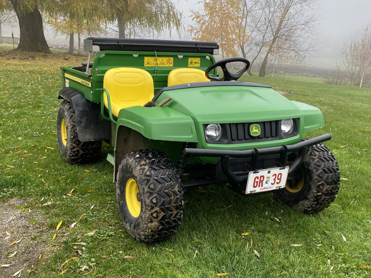 John Deere Gator TS4x2 3