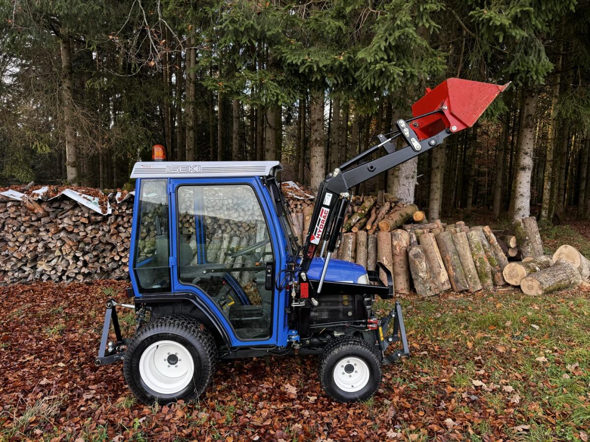Iseki 2120 AHL mit Frontlader 2