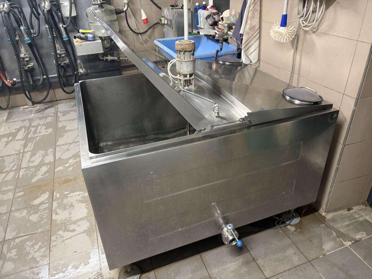 Milchtank 800 l mit Kühlung 2